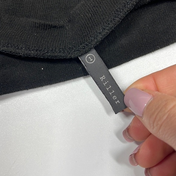 Riller & Fount Black Long Sleeve Knit V-Neck Top Women's Size 1 - Picture 4 of 8